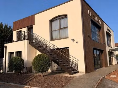 local commercial chassieu