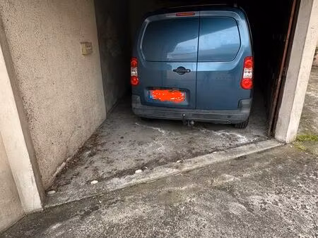 grand garage et 2 box jumelés fermés lyon 9