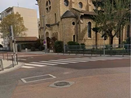 place de stationnement venissieux
