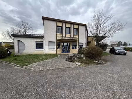 location commerce 1590 m² à lentilly (69210)