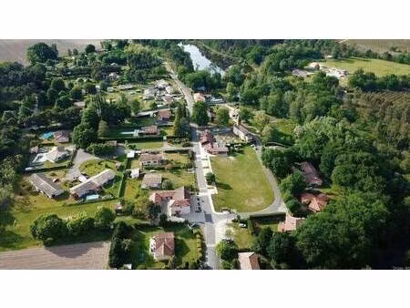 terrain constructible viabilisé à vendre