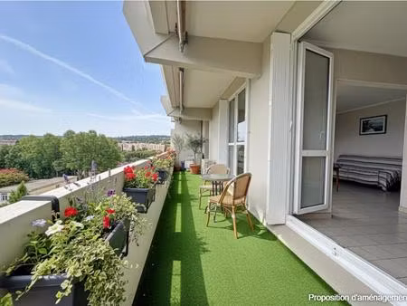 appartement t5 avec balcon terrasse