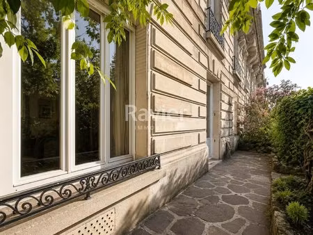 boulevard beauséjour / chaussée de la muette - rdj avec entrée privative et jardinet