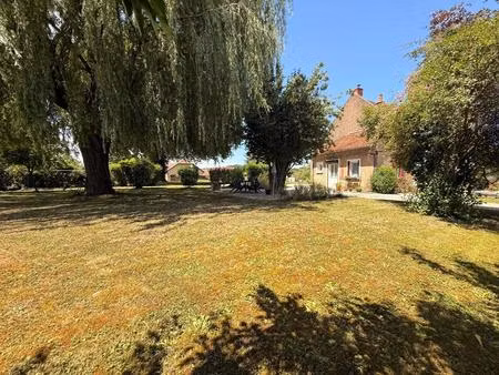 jolie maison en pierre 105 m² - environnement calme et verdoyant