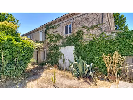 carpentras ? authentique mas en pierre avec fort potentiel sur 720 m² de terrain construct