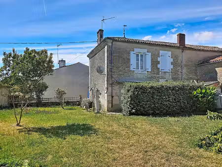 authentique maison en pierre avec 5 chambres  grange attenante et fort potentiel
