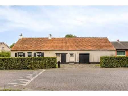 hoeve op een mooi perceel van 2760 m² met zicht op groen