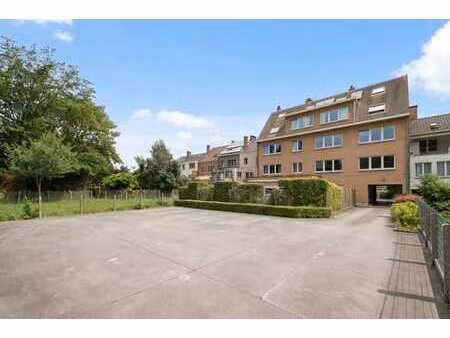 centre wavre - bel apt 2 ch avec garage en option
