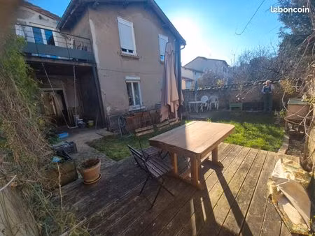appart t2 bis avec terrasse