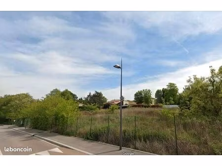 terrain 370 m² solaize