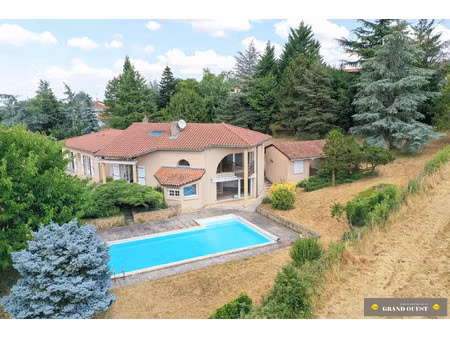 maison de luxe à vendre à lentilly
