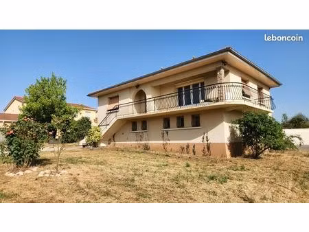 maison 4 pièces sur terrain 800 m2 mornant