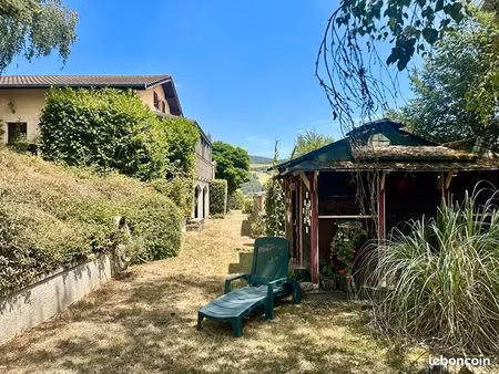 propriété 8 pièces 163 m²