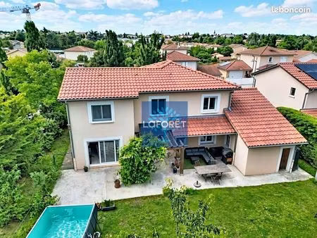 maison 7 pièces 192 m²