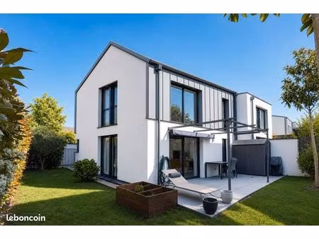 maison récente t6 140m2 sous garantie - bron centre