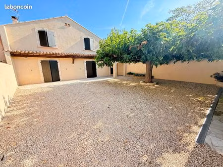 a louer sur eyguieres. superbe villa t4 de 120m²