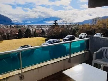 grand f2 vue lac avec balcon
