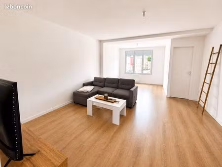 appartement t4 de 80 m² avec terrasse – 3 chambres – cérans-foulletourte