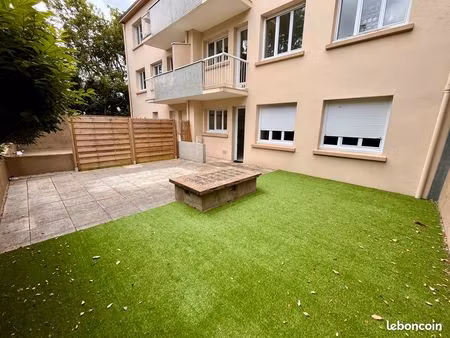 appartement lumineux à louer 90m2 terrasse et garage