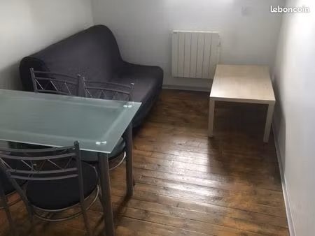 t2 meublé de 25m2 étudiant à côté iut