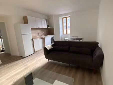 appartement t2 centre-ville yenne