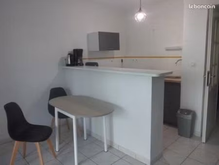 studio 1 pièce 28 m²