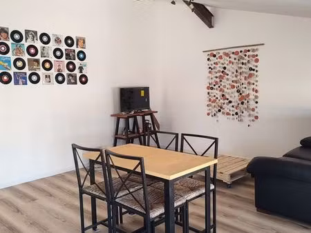 à louer – t2 meublé 49 m² avec toit terrasse – refait à neuf _ clim