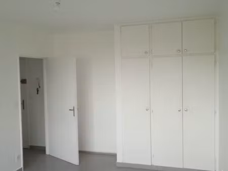 studio 30m2 avec grande baie vitrée