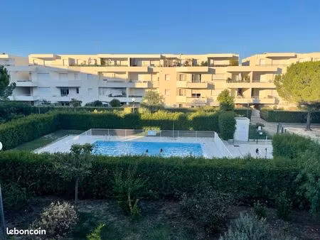 appartement meublé - 3 chambres - millénaire - garage - piscine - balcon - climatisation