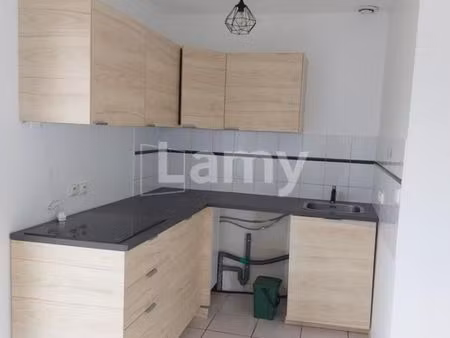 maison 3 pièces 65 m²