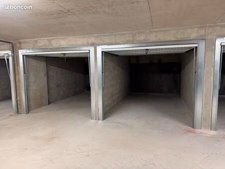 box fermés dans résidence sécurisée à vendre