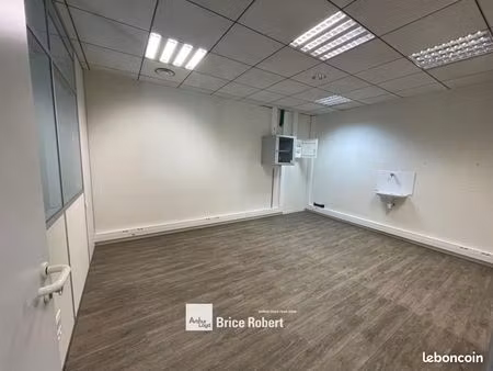 bureaux 113 m²