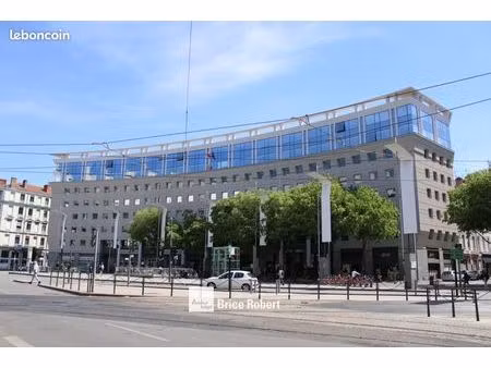 bureaux 109 m²