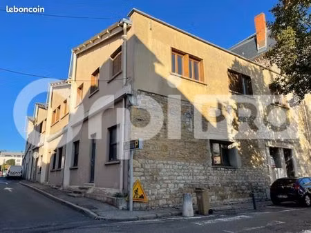 local commercial 141 m²
