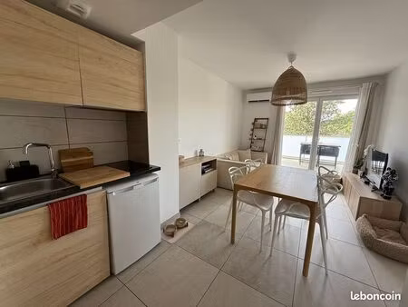 à louer – t2 terrasse et garage – mazargues
