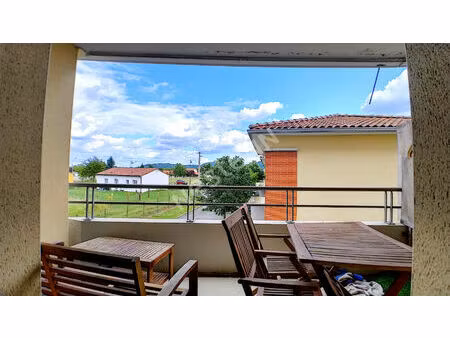 appartement t3 avec balcon et piscine
