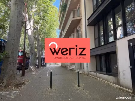 bureau 81 m²