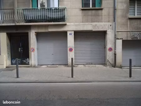 2 box rue saint pierre