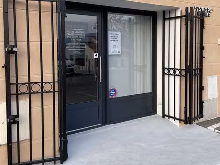 a louer a peynier local professionnel 60 m²
