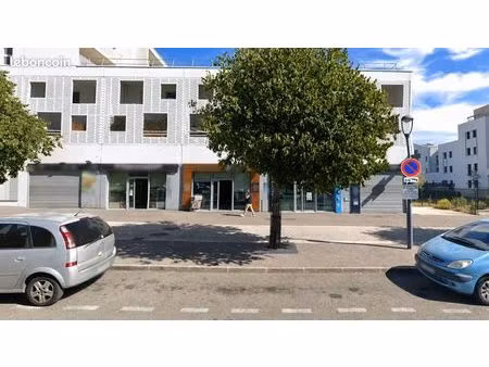 murs commerciaux 300 m2