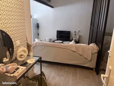 studio 1 pièce 32 m²