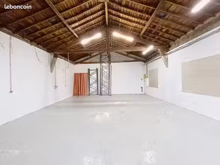 local bureaux 2 282 m²