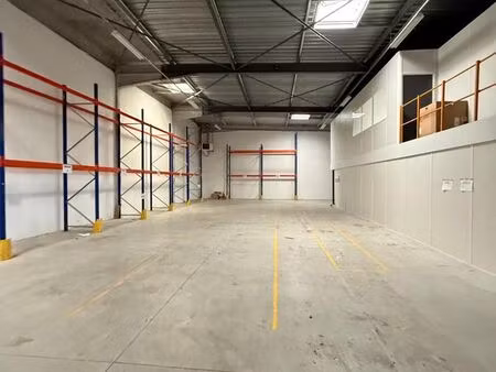 bureaux premium 1er étage – 174 m² + depot 400 m2 dont 300m2 en double hauteur– rillieux-l