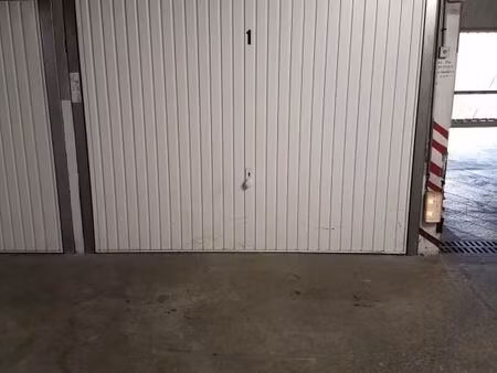 garage/box 12 m² marseille