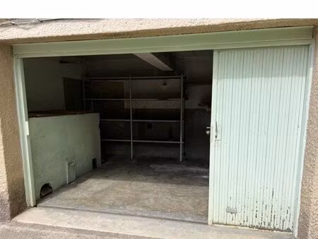 garage rare à la vente