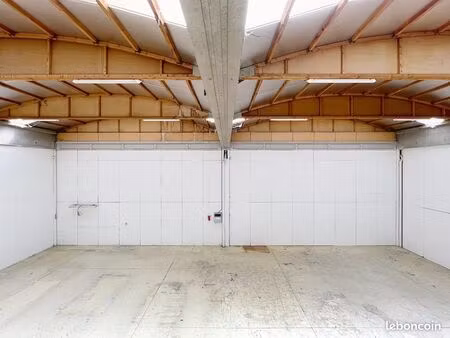 local d'activité 440 m²