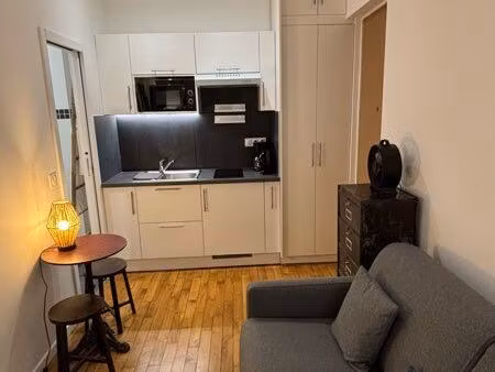 vends beau studio meublé montmartre  métros anvers  pigalle et abbesses