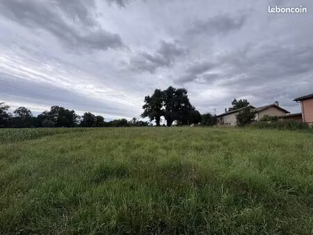 terrain 657 m² francheleins