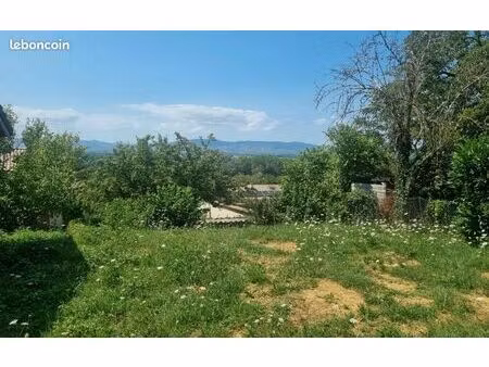 terrain 600 m² guereins
