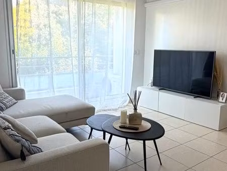 appartement 2 pièces 40 m²avec terrasse et garage